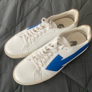 Off White Low Top Lifestyle Sneaker